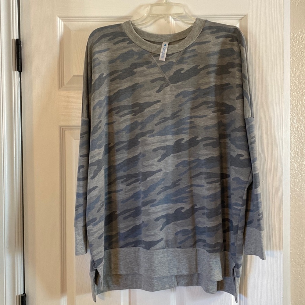 Camo sweatshirt